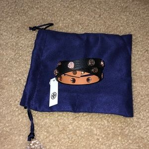 🌹Tory Burch
Black Stud Double Wrap Logo Bracelet